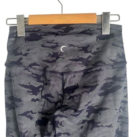 Zyia Active Silver Camo Supreme Hi-rise 7/8 24" Leggings Size 6/8 - Picture 7 of 8